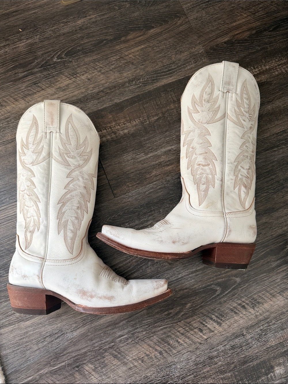 Idyllwind White Embroidered Leather Cowboy Boots